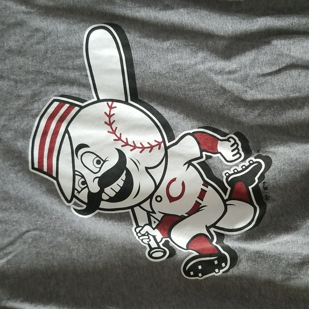 Cincinnati Reds LS shirt